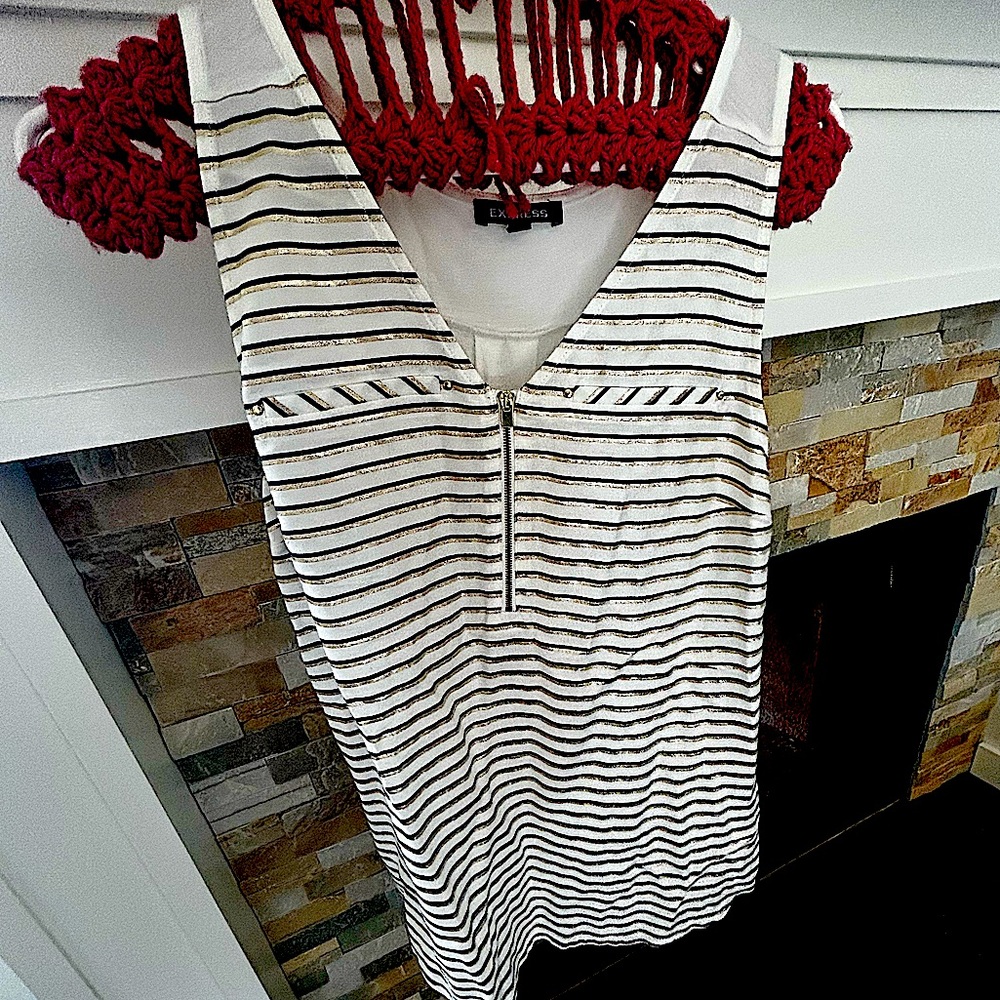Express half zipper tank